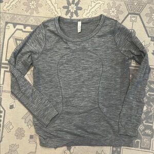 Lululemon Gray Long Sleeve Workout Shirt size 6